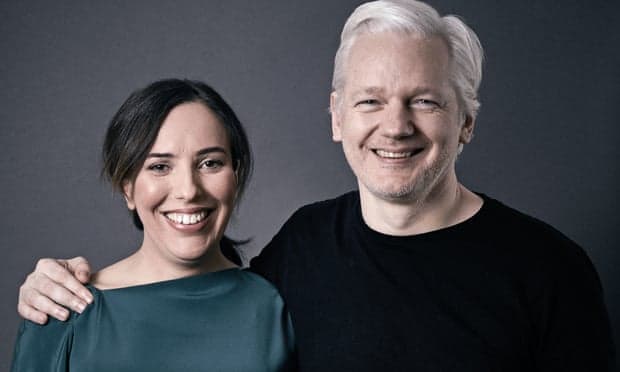 Julian Assange martohet në burg me partneren Stella Moris