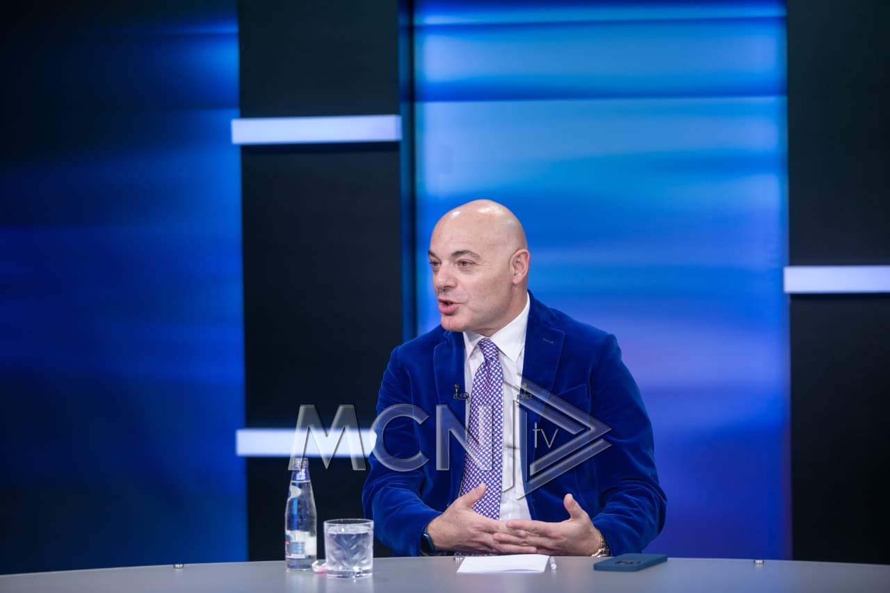 Fevziu: Nëse PD çahet në dysh, beteja kryesore do të jetë për logon