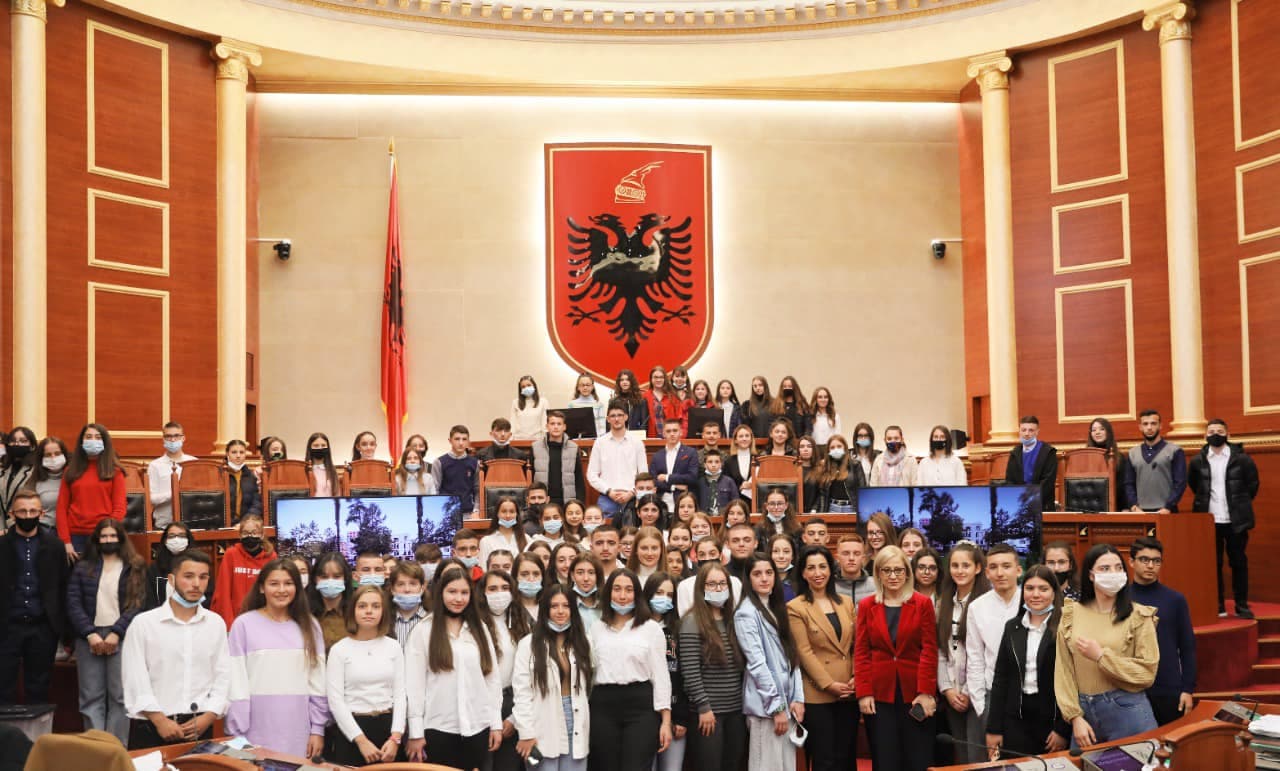 Çel punimet Legjislatura e II-të e Parlamentit të Nxënësve/ Kushi: Bashkëpunimin në luftën kundër dhunës