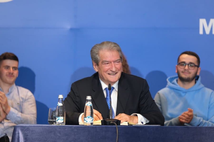 Berisha: Pseudoformularët e Bashës dolën nga zyra e Ramës (VIDEO)