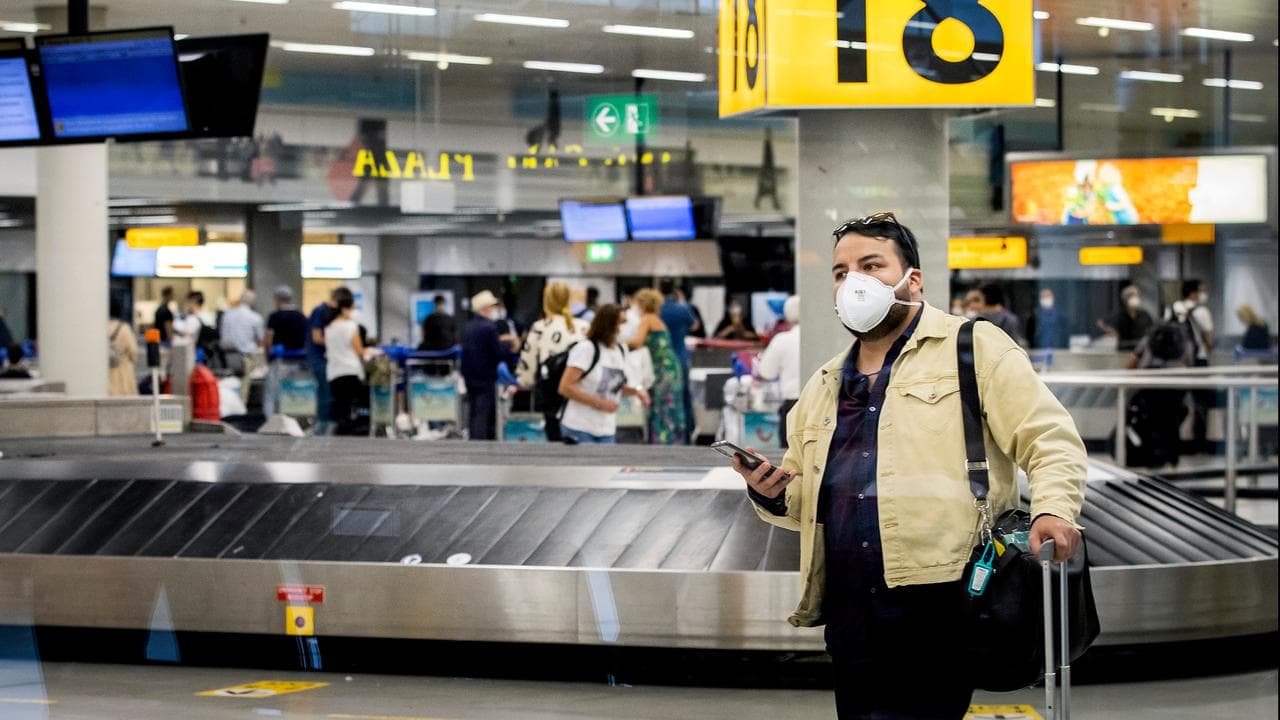 Udhëtonin nga Afrika e Jugut, 61 pasagjerë nga Holanda rezultojnë pozitivë më Covid
