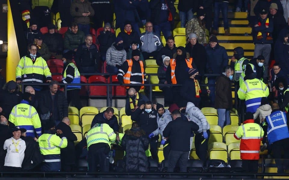Tifozi shfaq probleme në stadium, ndërpritet ndeshja Watford-Chelsea