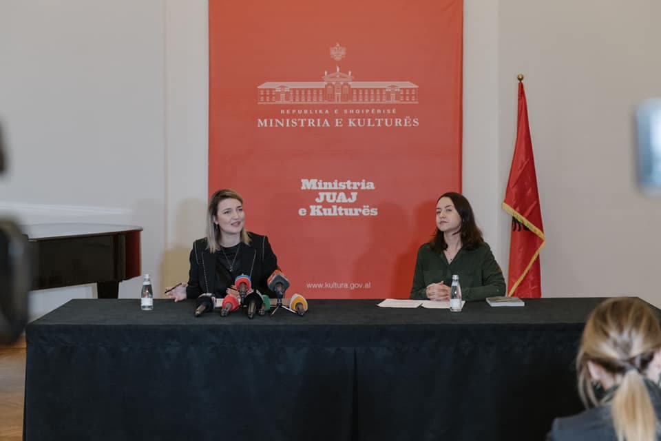 Edicioni i 59-të i Bienales e Artit në Venecia/ Shqipëria merr pjesë me veprën e Lumturi Blloshmit