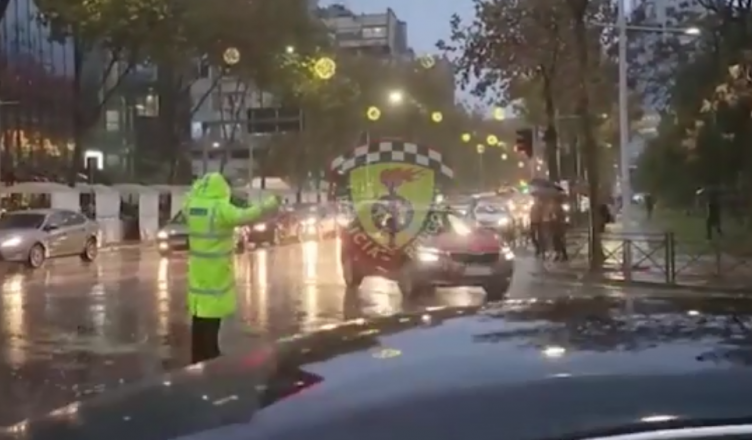 Trafik i rënduar në Tiranë/ Reagon policia: Këto janë rrugët që duhet të shmangni lëvizjen