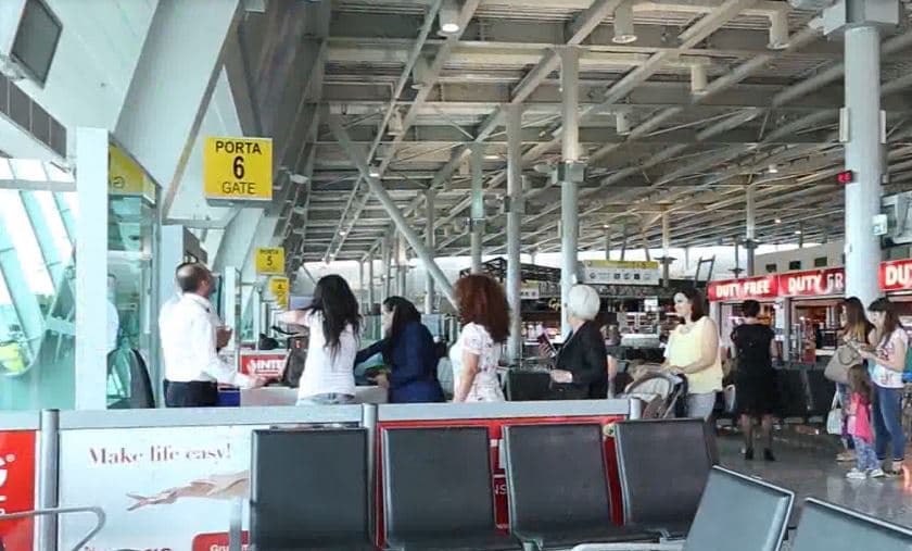 Keni plan të udhëtoni jashtë vendit? Shtetet dhe masat anti-Covid që duhet të merrni