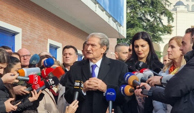 Berisha shkon në PD: Nesër e çlirojmë shtëpinë tonë nga pengu i Ramës, Basha do ta mbyllë karrierën i kyçur në bunker (VIDEO)
