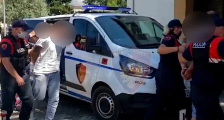 Transportonte emigrantë, arrestohet 51-vjeçari, në hetim bashkëpunëtorja e tij