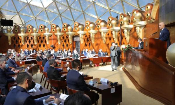 Maqedonia e Veriut zgjedh qeverinë e re, Dimitar Kovaçevski kryeministër