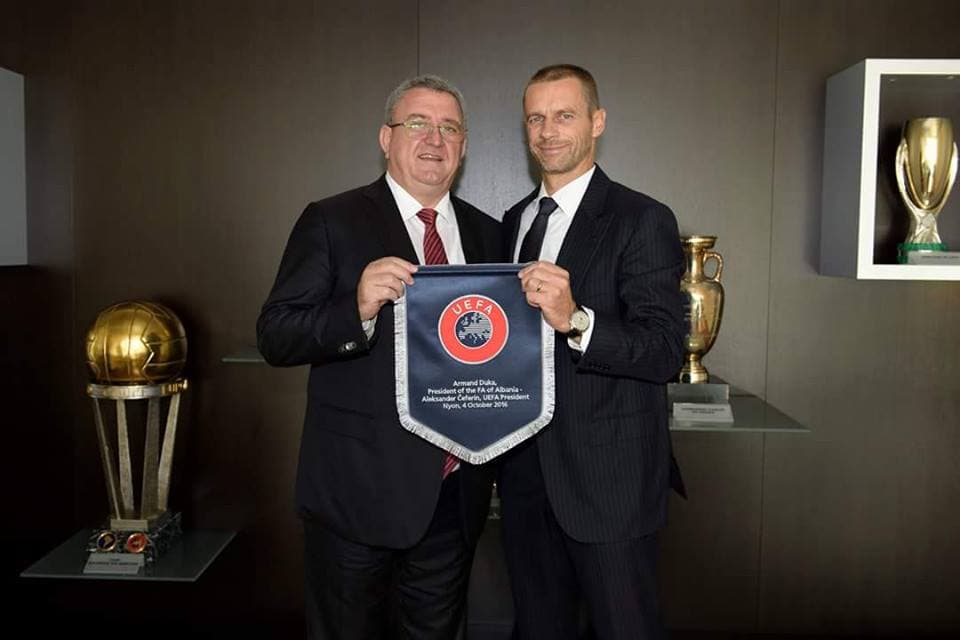 Tritoli në shtëpinë e Dukës dhe ndërhyrja e politikës në zgjedhje, UEFA do të zbarkojë në Shqipëri