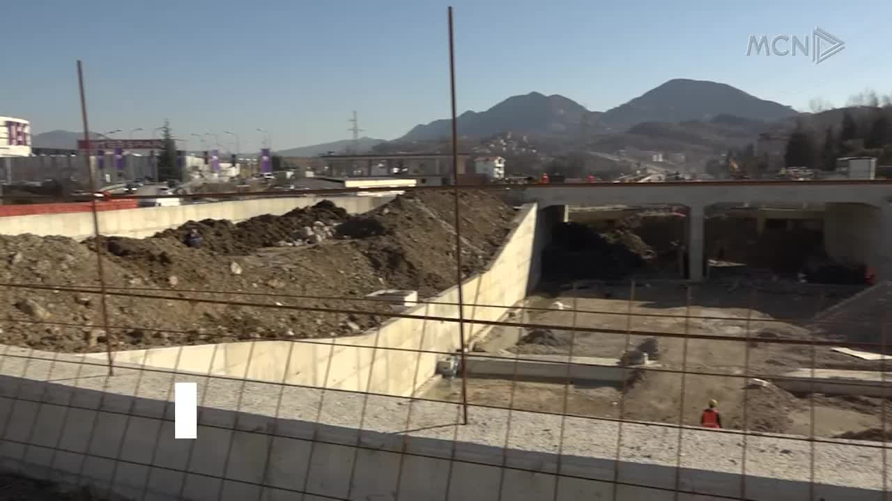 Furgoni “fluturon” te rrethrrotullimi i TEG-ut (VIDEO)