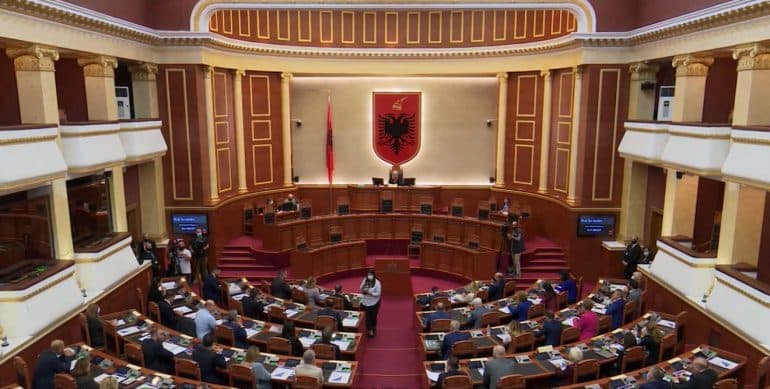 Sot Kuvend, pritet miratimi i përbërjes së 2 Komisioneve të Posaçme Parlamentare për Reformën Territoriale dhe atë Zgjedhore