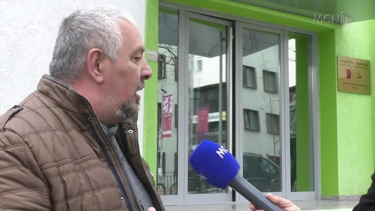 Lapraka dhe Paskuqani protestë te ARRSH (VIDEO)