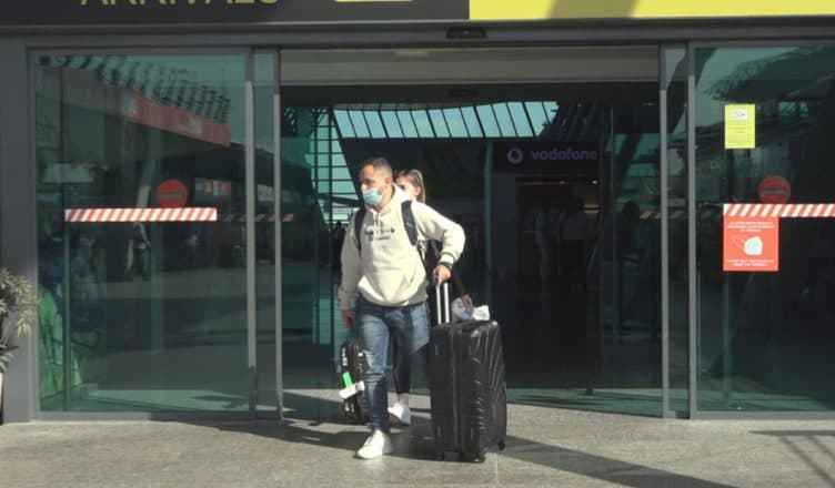 Do udhëtoni drejt Holandës? Nga 25 shkurti karantinimi jo i detyrueshëm, ja çfarë ju nevojitet