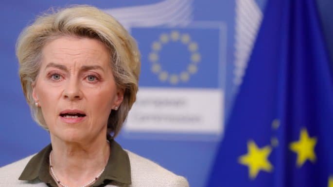 Për herë të parë në histori, BE gati të dërgojë armë në Ukrainë/ Von der Leyen: Moment vendimtar