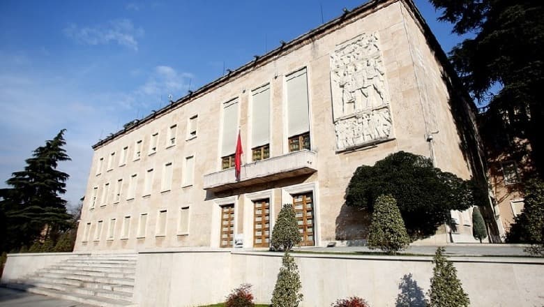 Vendimi i qeverisë/ Lejohen amerikanët të qëndrojnë për 1 vit në Shqipëri pa leje qëndrimi