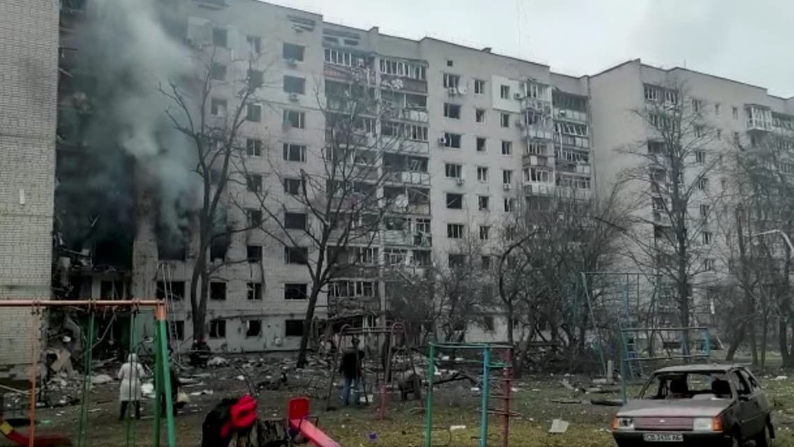 Sulmet me granata bllokojnë punën e ekipeve të shpëtimit, 47 viktima në Chernihiv