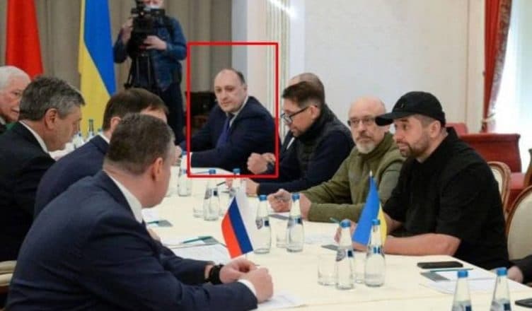 Ukraina vret negociatorin e saj, dyshohet se spiunonte te rusët