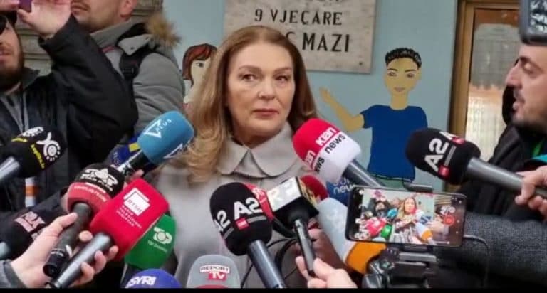 Voton kandidatja e PS në Shkodër: Mendoj se ora e ndryshimit ka ardhur