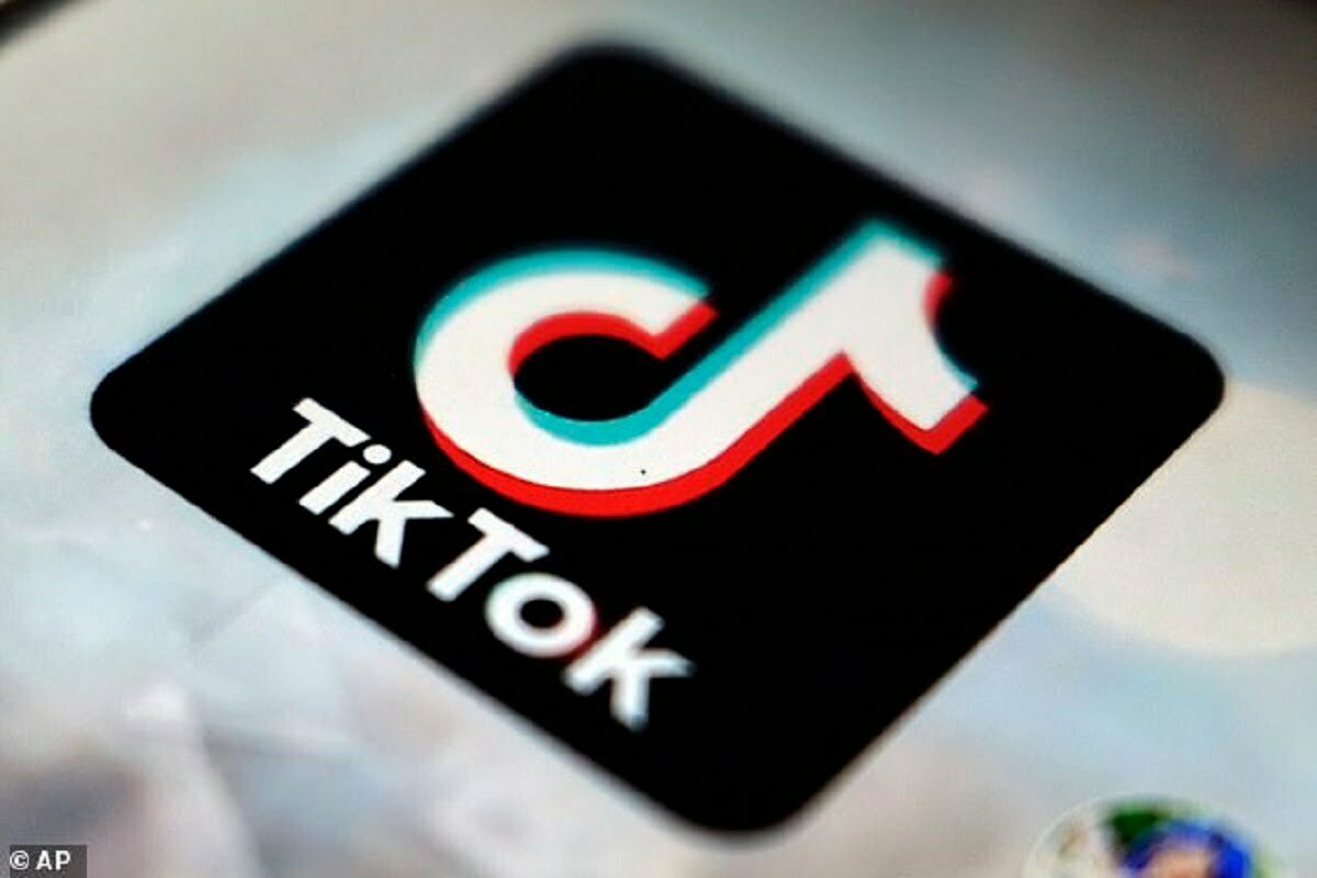 TikTok pezullon disa shërbime në Rusi
