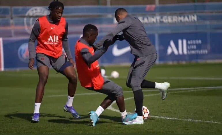 U dëmtua në stërvitje, por Mbappe grumbullohet për sfidën me Real Madrid