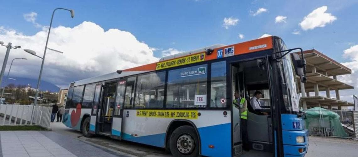 Rritja e çmimit të naftës/ Transporti publik përgjysmon autobusët e linjës në Tiranë