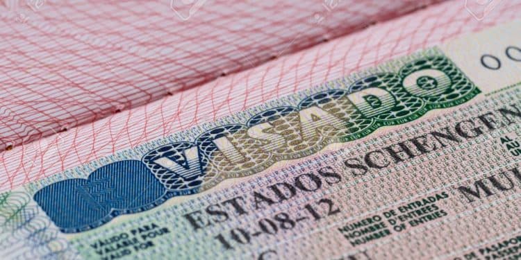 Estonia ndalon vizat turistike për qytetarët rusë