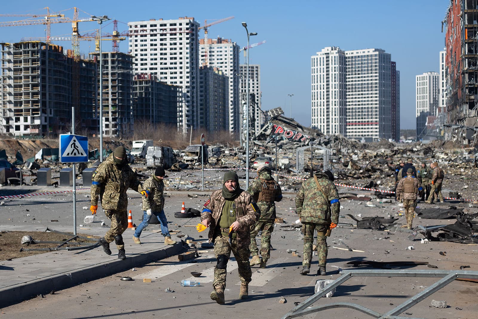 “Raketat ruse nuk po godasin objektivat”, zyrtari i NATO-s: Lufta Rusi-Ukrainë në ngërç