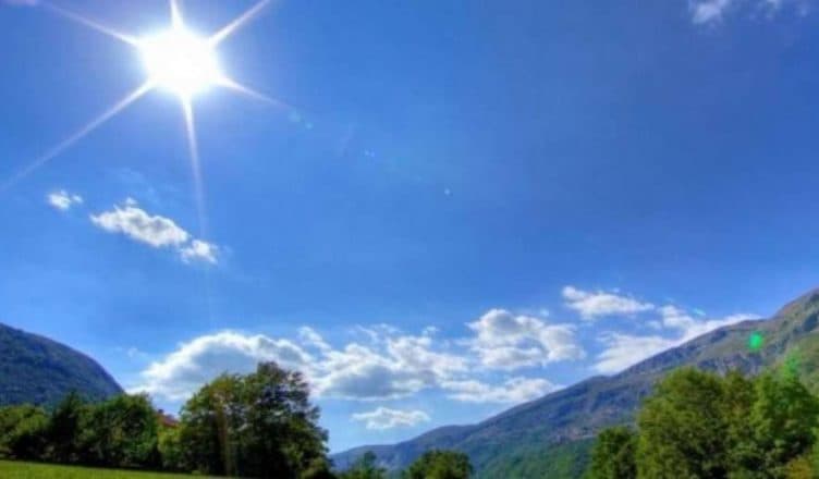 Moti sot, i kthjellët dhe i ngrohtë