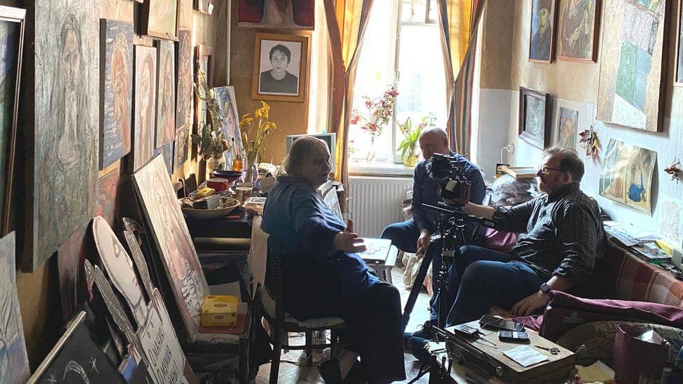 Lufta Rusi-Ukrainë, artistja 76-vjeçare “përballet” me Putinin