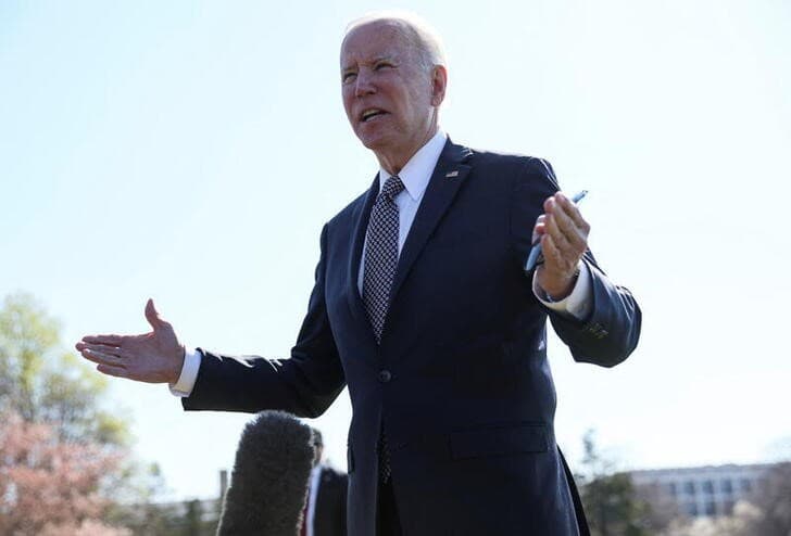 Biden i bën thirrje Putinit të përballet me gjyqin për krime lufte