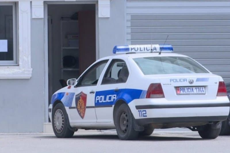 Ngacmoi seksualisht 15-vjeçaren, arrestohet 62-vjeçari