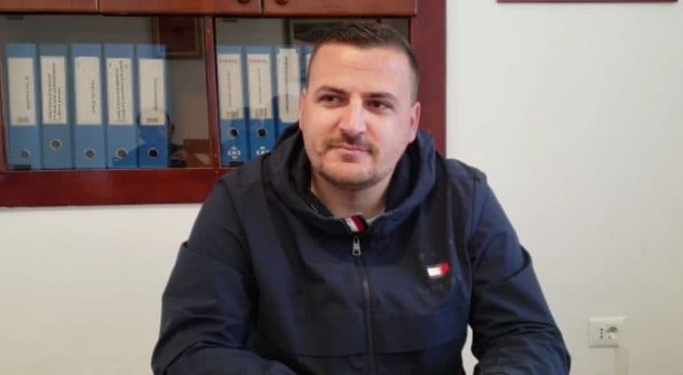 U shkarkua nga Spahia, reagon administratori i Postribës: Njeriu më përçarës i PD