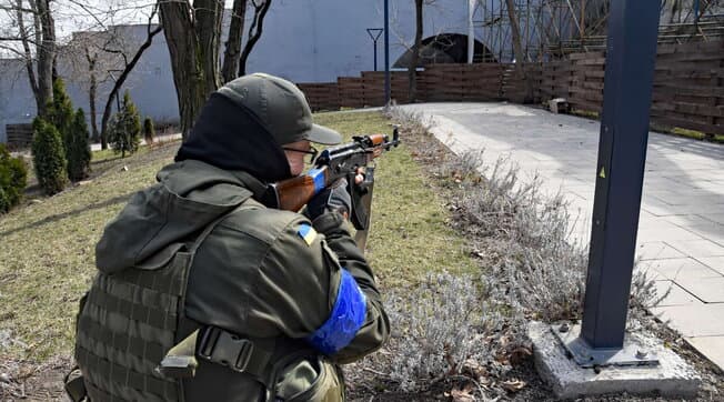 Rusët ultimatum ushtarëve ukrainas të bllokuar në fabrikën e çelikut në Mariupol