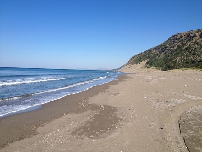 Tjetërsimi i pronave në Shëngjin, GJKKO dënon me 6 vite burg juristin e Hipotekës së Lezhës