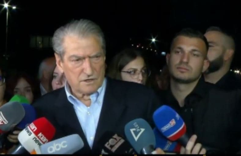 Berisha flet për 21 Janarin: Protestuesit po gjuanin me plumba, Garda vepron me ligj! (VIDEO)