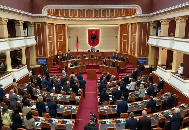 Sot Kuvend, nga raporti i Autoritetit të Konkurrencës te pagat e punonjësve në institucionet e reja të drejtësisë