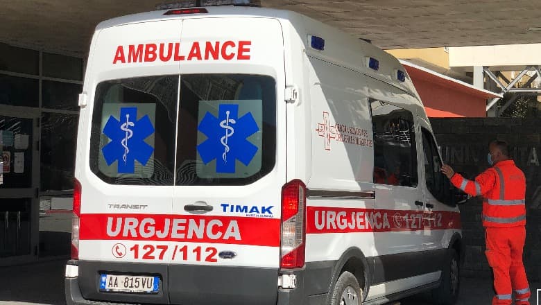 Kavajë, një person me probleme mendore plagos një tjetër