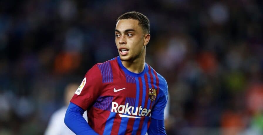 Barcelona i ofron Dest Manchester United