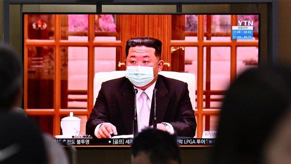 Koreja e Veriut po lufton Covid-19 me çaj dhe ujë me kripë