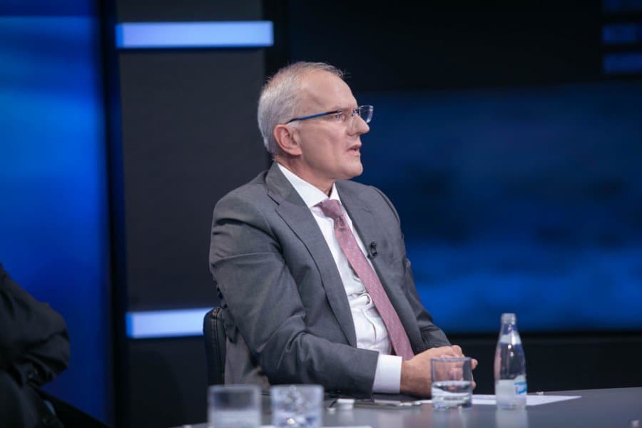 Xhaferri: Berisha u kthye nga pensioni për të nxjerrë në pension opozitën