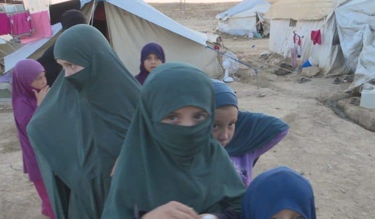 Nga kampi i ferrit të ISIS në Siri shpëtohen edhe 13 shqiptarë, 4 gra dhe 9 fëmijë