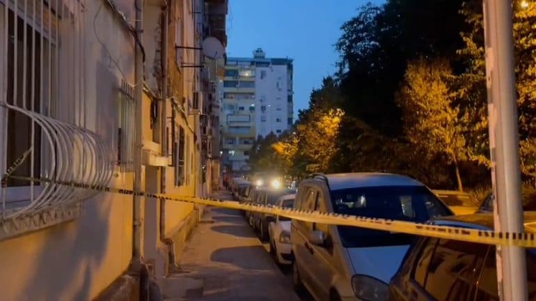 Tiranë, 50-vjeçari gjendet i pajetë në rrugë