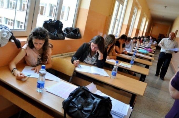 Matura Shtetërore/ Sot mbi 33 mijë maturantë i nënshtrohen provimit në Matematikë
