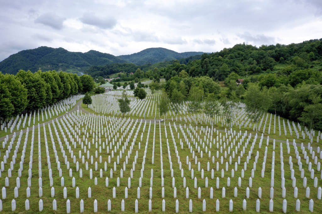 27 vjet nga masakra e Srebrenicës, Berisha: Dënoj me forcë aktin makabër të forcave që kryen këtë barbari të tmerrshme