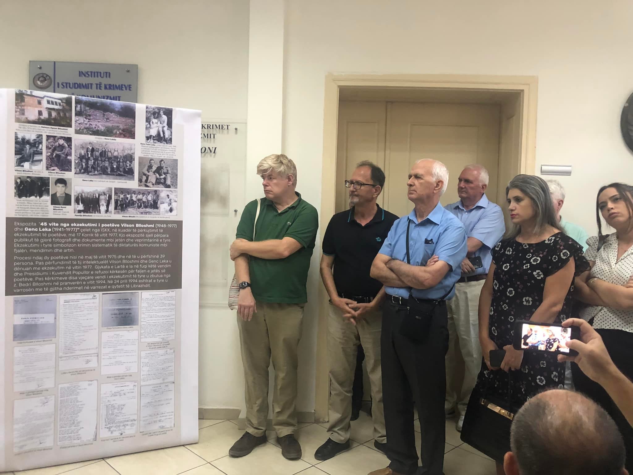 Hapet në ISKK ekspozita “45 vjet nga ekzekutimi i poetëve Vilson Blloshmi dhe Genc Leka”