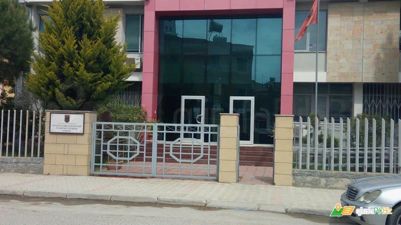 Gjykata e Lushnjes i sekuestron të dënuarit apartamentin në Tiranë