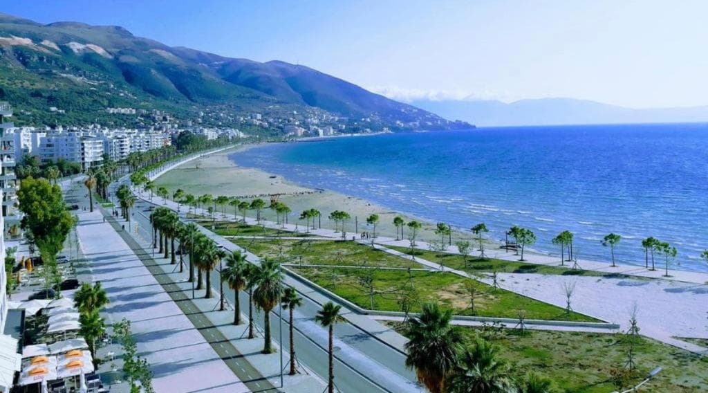 Turizmi në ditë të vështira, rritja e çmimeve me 30% dhe dyfishimi i biletave step turistët e huaj