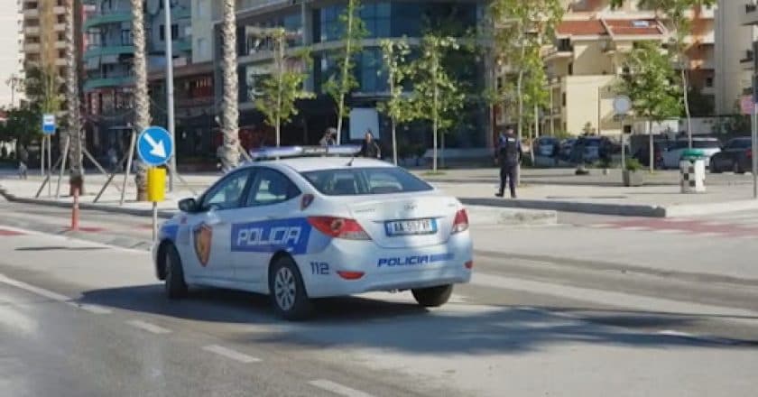 Vlorë/ 17-vjeçarja hidhet nga kati i katërt i banesës së pushimit