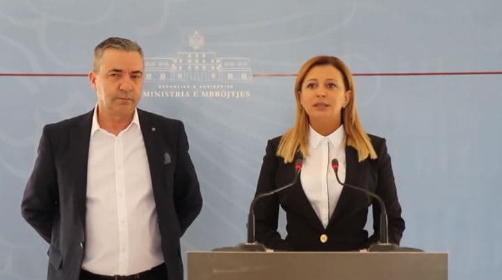 Situata e zjarreve/ Ministria e Mbrojtjes: Nën kontroll 20 vatra, 10 prej tyre problematike
