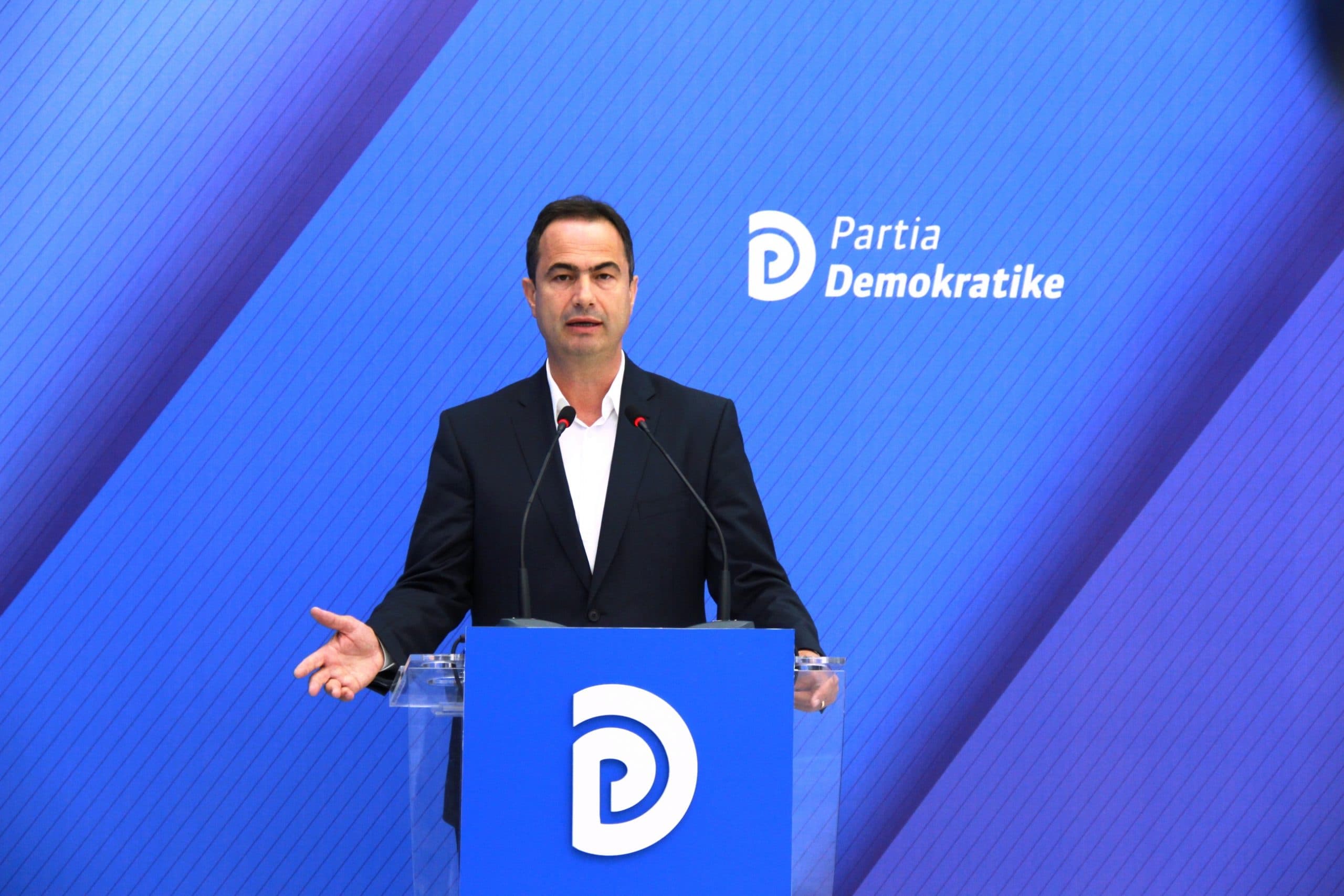 “Konfirmoni numrin e punonjësve”/ Deputeti i PD: Rama po synon ta kthejë festën e negociatave në një antimiting!